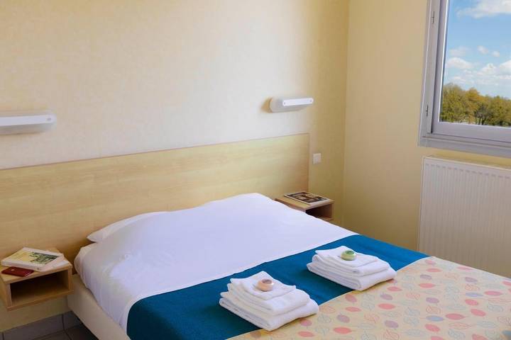 Gîte pour 6 personnes, avec vue ainsi que piscine et jardin à Blondeur - 4