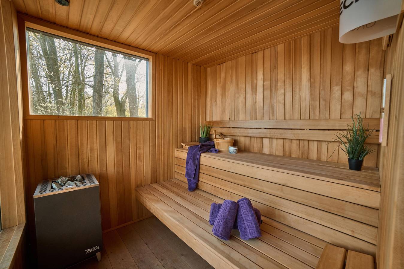 Villa „Traumhaus am See“ mit Seeblick, privater Terrasse und Wlan in Wesel, Niederrhein