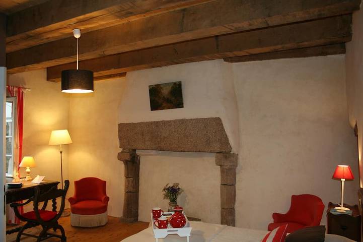 Location de vacances pour 4 personnes, avec jardin et piscine, animaux acceptés à Callac - 4