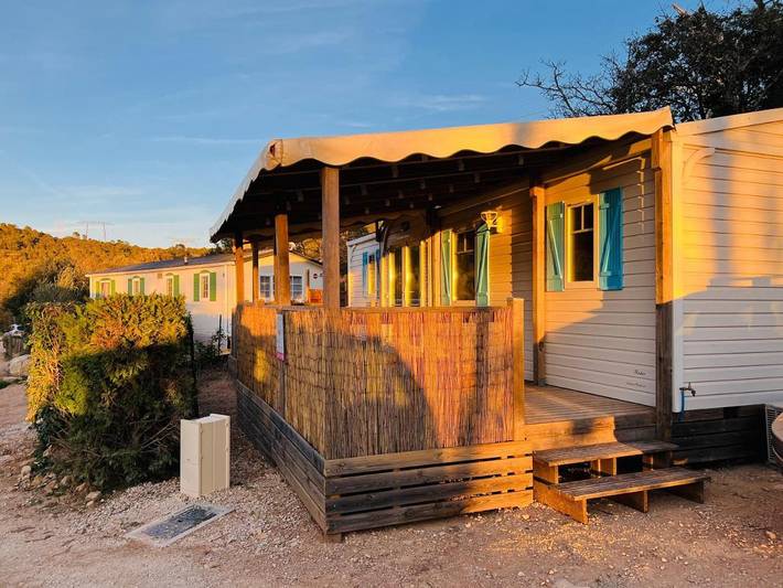 Location de vacances pour 5 personnes, avec jardin et piscine ainsi que vue et bassin pour enfant, animaux acceptés à Rocbaron - 2