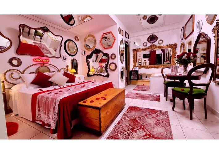 Chambre d’hôte pour 3 personnes, avec Balcon et Terrasse ainsi que Jacuzzi et Jardin à Aci Castello