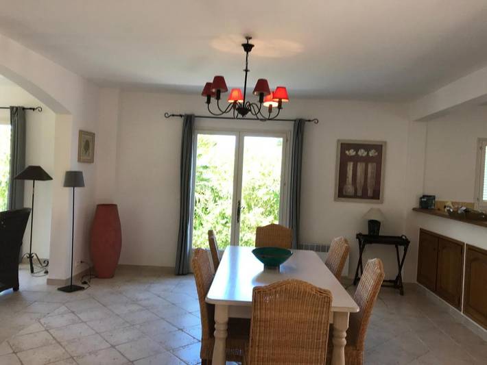 Location de vacances pour 8 personnes, avec vue et jardin dans Plage du Péro - 4