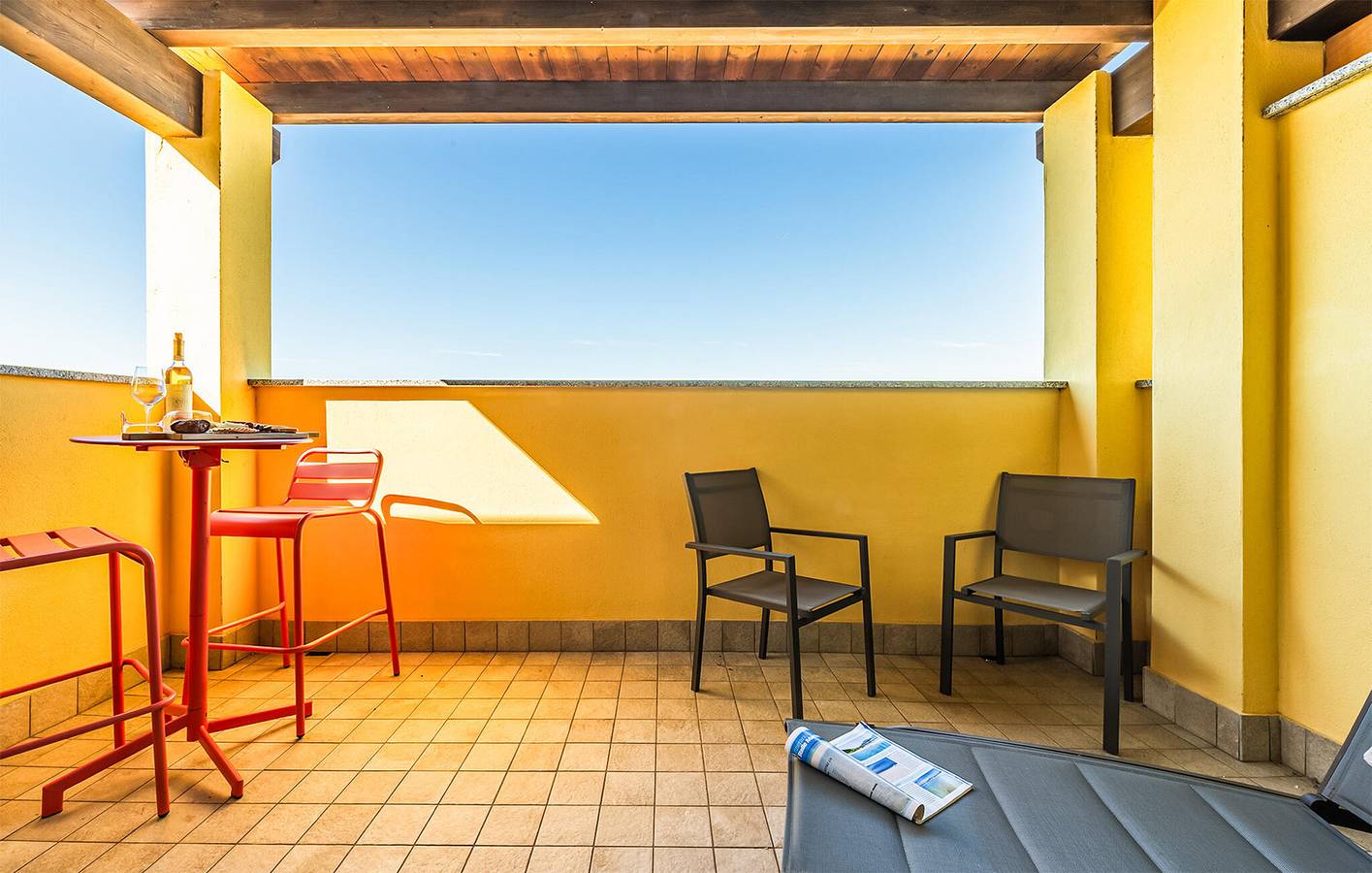 Ganze Ferienwohnung, Apartment mit Meerblick, Pool, Terrasse und Küche – 1,5 km vom Strand Li Junchi entfernt in Pirotto Li Frati, Olbia-Tempio