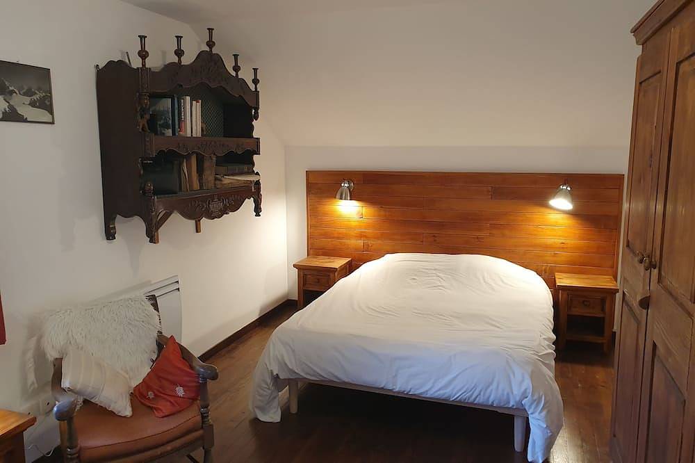 Entire apartment, Stylish apartment in chalet, Val d'Abondance-Portes du Soleil / 2 in Vacheresse, Thonon-les-Bains region