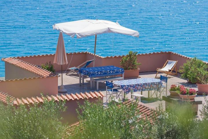 Gîte pour 6 personnes, avec jardin ainsi que piscine et terrasse, animaux acceptés dans Finale Ligure - 3