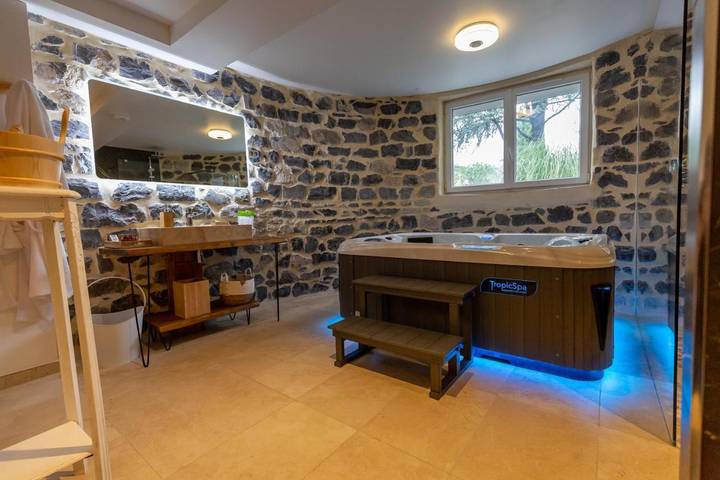 Location de vacances pour 2 personnes, avec sauna ainsi que jardin et jacuzzi à Quissac - 3