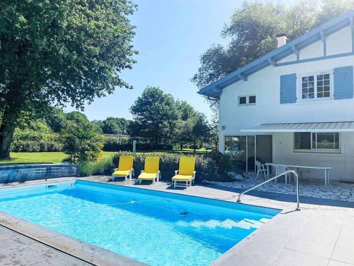Maison de vacances pour 6 personnes, avec jardin ainsi que balcon et piscine