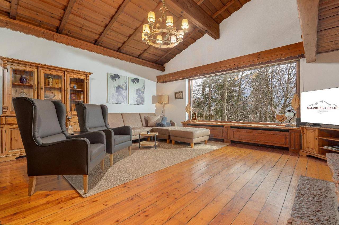 Luxus Ferienhaus Salzburg Chalet mit Pool, Sauna, Whirlpool, Kamin in Großgmain, Bezirk Salzburg-Umgebung