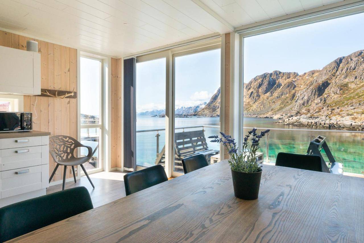 Lofoten Waterfront luxury lodge in Vestvågøy