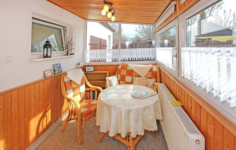 Gemütliche Wohnung mit Terrasse und Parkplatz 2km von Canow in Kleinzerlang, Rheinsberg