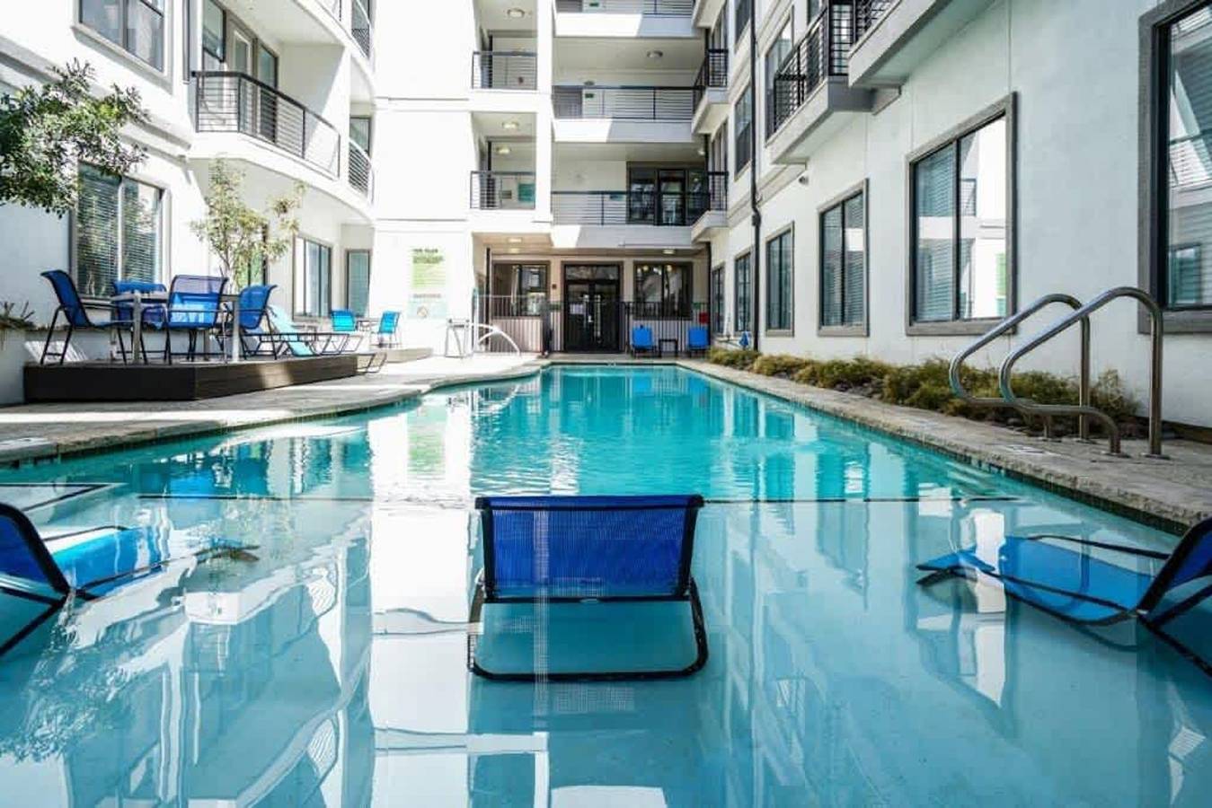 Apartamento entero, Boulevard Stays Walk to Downtown  Premium Stu King in Austin, Condado de Travis