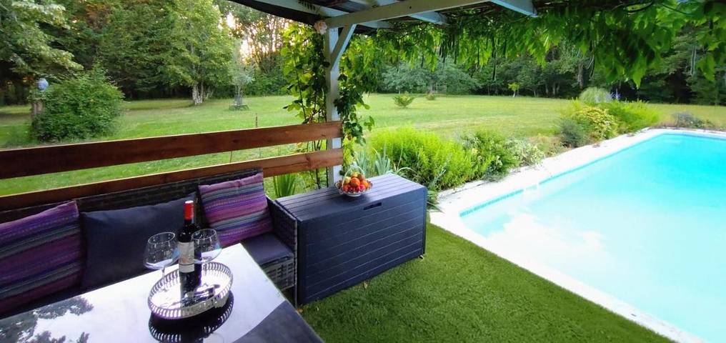 Gîte pour 4 personnes, avec piscine et jardin à Loubès-Bernac - 4