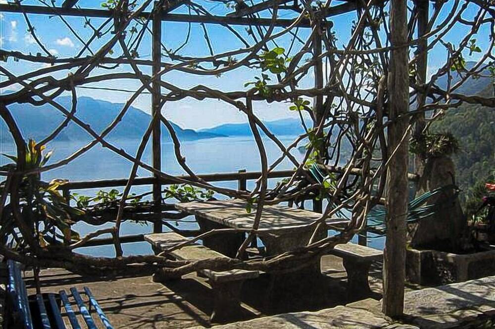 Ganze Wohnung, Gemütliche 1-Zimmer-Wohnung mit Terrasse, Gärtchen und Traumseesicht in Cannero Riviera, Lago Maggiore (Piemont)