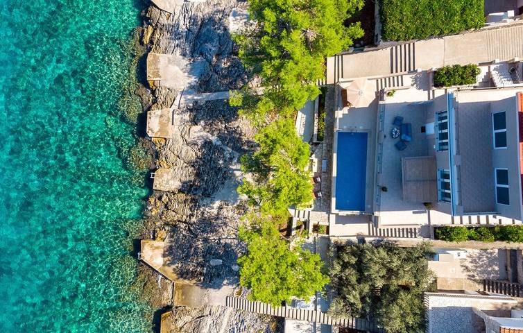 Villa für 6 Personen, mit Terrasse und Whirlpool sowie Garten in Kroatien - 3