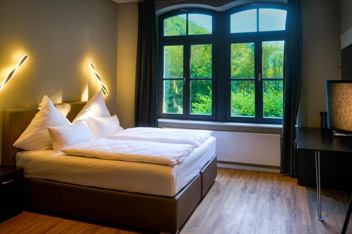 Hotel für 2 Personen, mit Balkon und Whirlpool sowie Terrasse und Garten in Siebengebirge - 2