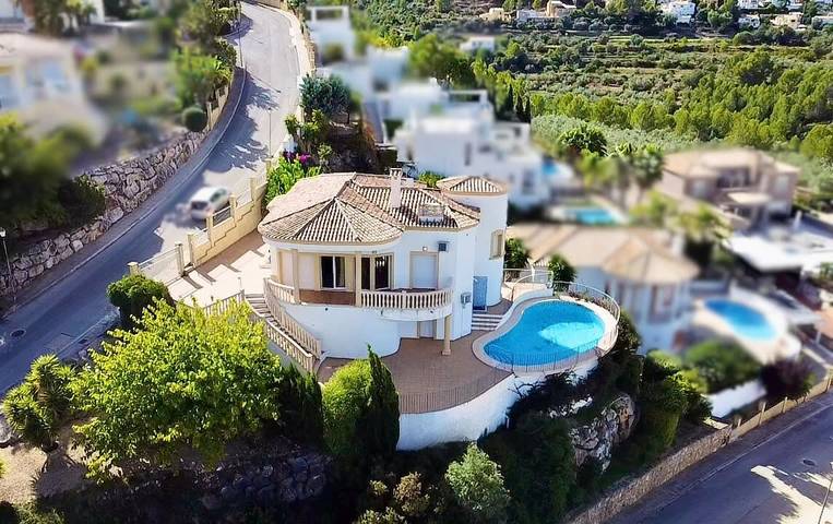 Ferienhaus für 6 Personen, mit Garten und Pool in Orba
