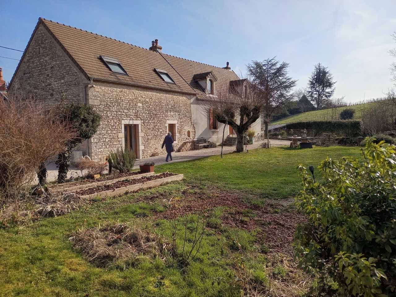 Gîte rénové au cœur de la Route des vins de Bourgogne in Premeaux-Prissey, Région de Beaune