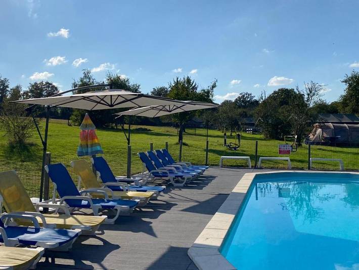 Gîte pour 4 personnes, avec vue ainsi que piscine et terrasse, animaux acceptés à Saint-Désiré - 2