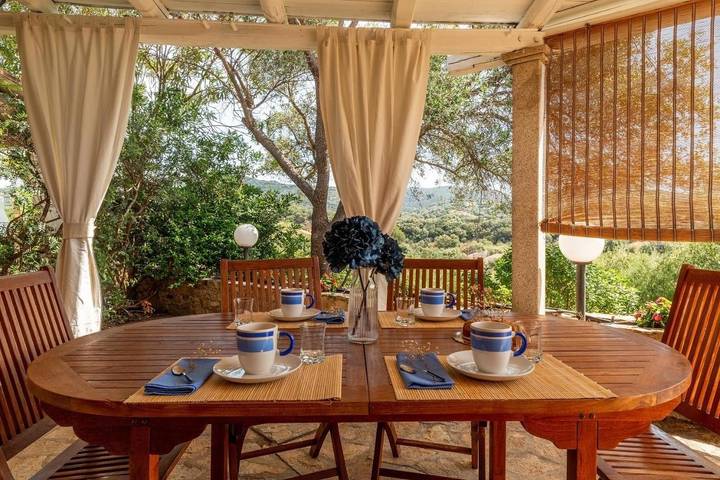 Villa for 6 personer, med Terrasse og Hage i Simius