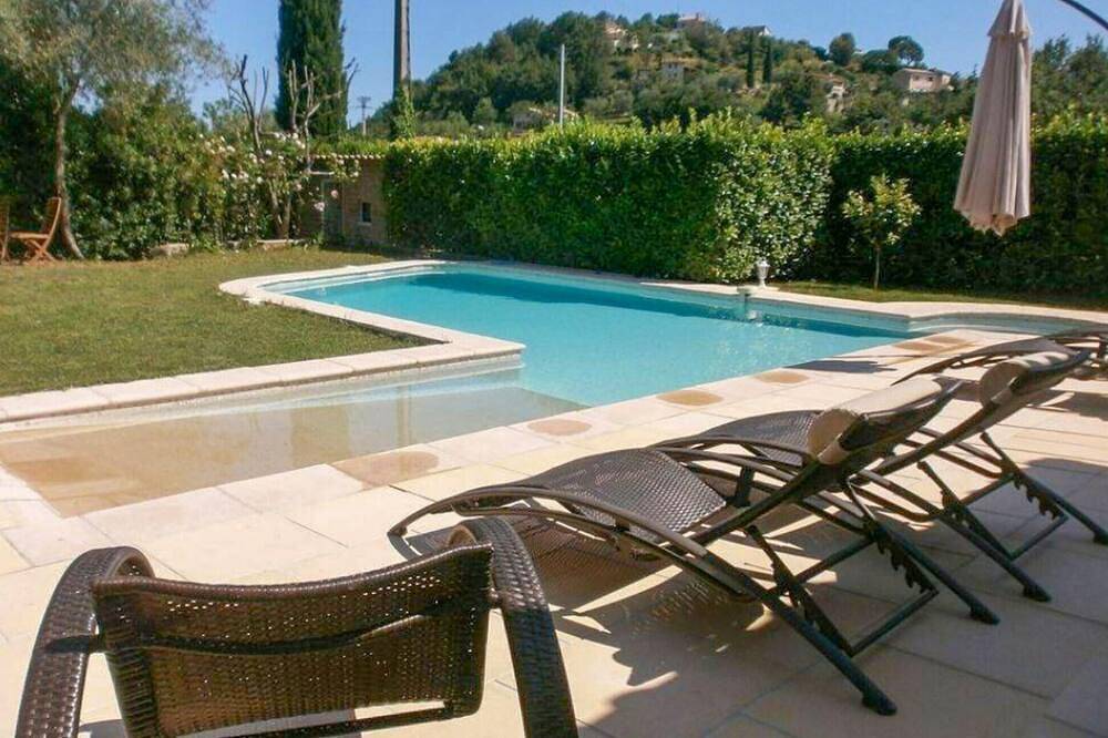 Gorgeous home in La Gaude in La Gaude, Cannes region