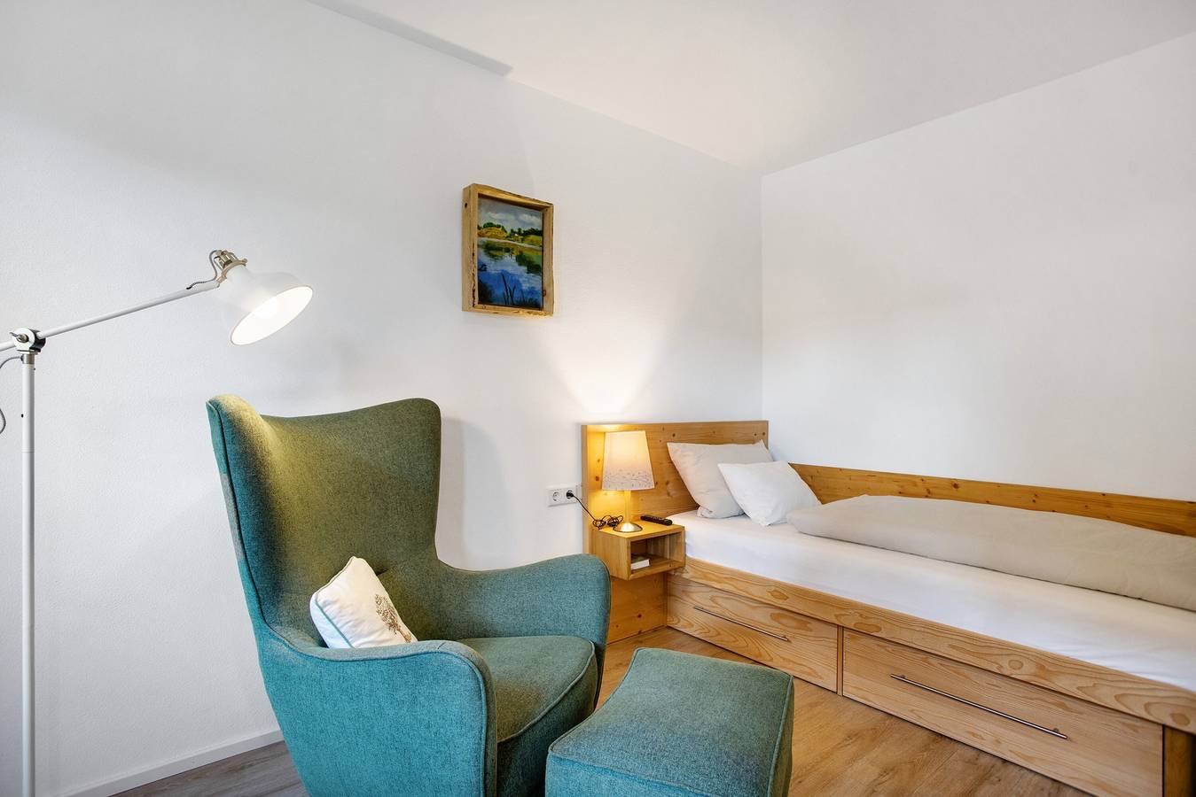 Ganzes Studio, Einzimmerapartment 'Appartement 7' mit gemeinsamer Terrasse, gemeinsamem Garten und Wi-Fi in Kirchseeon, Oberbayern