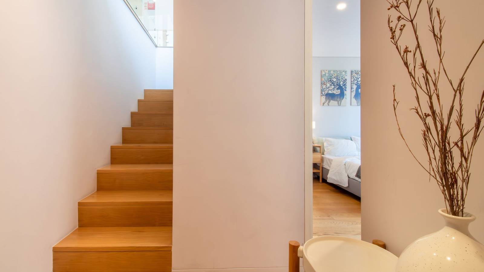 Appartamento intero, Primrose Deluxe 2Br w/ Parking by Lovelystay in Cedofeita, Porto