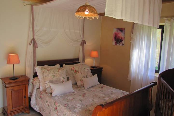 Location de vacances pour 10 personnes, avec terrasse et jardin à Capdrot - 2