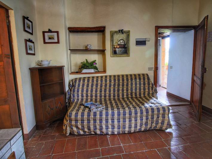 Entire apartment, Sunny Apartment with Pool in Mensanello, Colle di Val d'Elsa