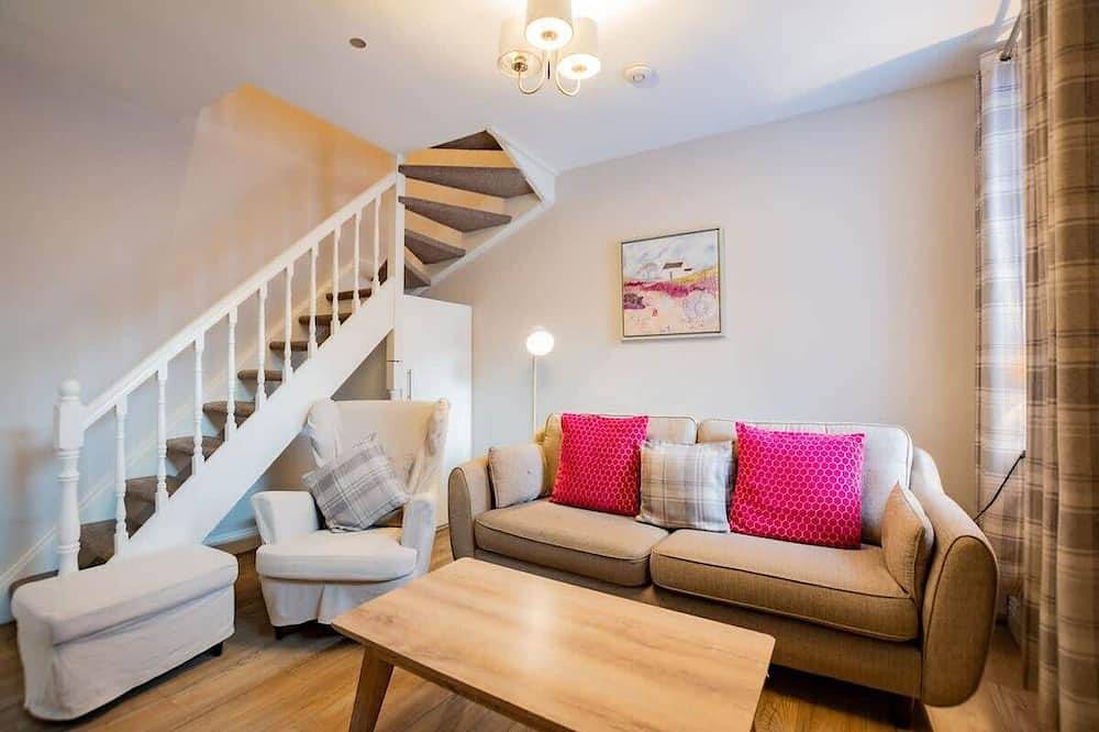 Entire apartment, Charming City Townhouse in Eyre Square, Galway