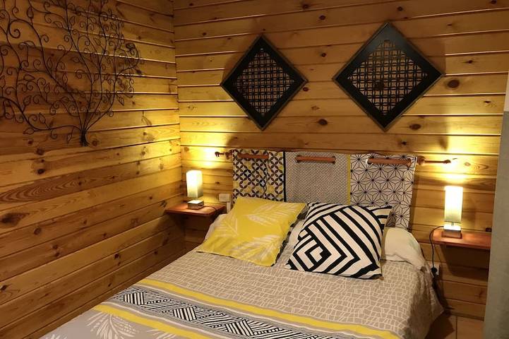 Gîte pour 4 personnes, avec piscine et jardin dans Vergt-de-Biron