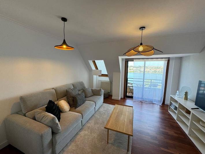Apartamento para 5 personas, con Balcón además de Terraza y Vistas en Culleredo