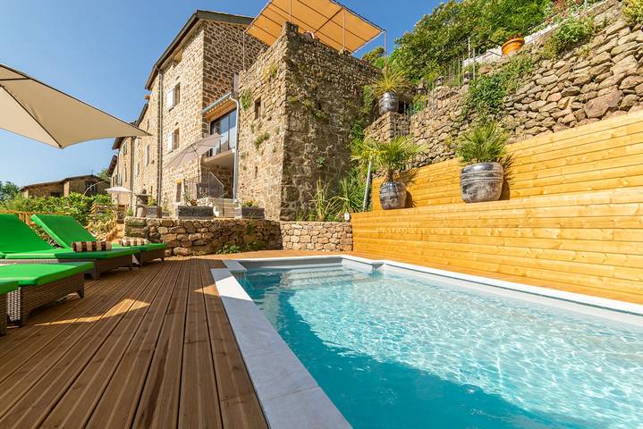 Cottage pour 2 personnes, avec sauna et jardin ainsi que jacuzzi et piscine à Chirols
