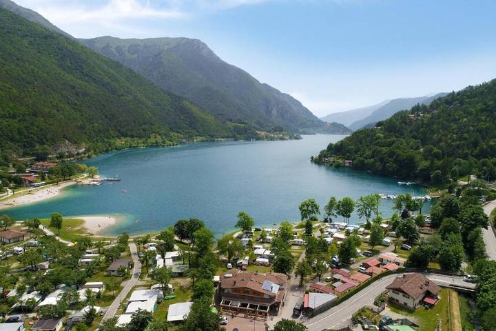 Appartamento per 5 persone, con Terrazza a Pieve di Ledro