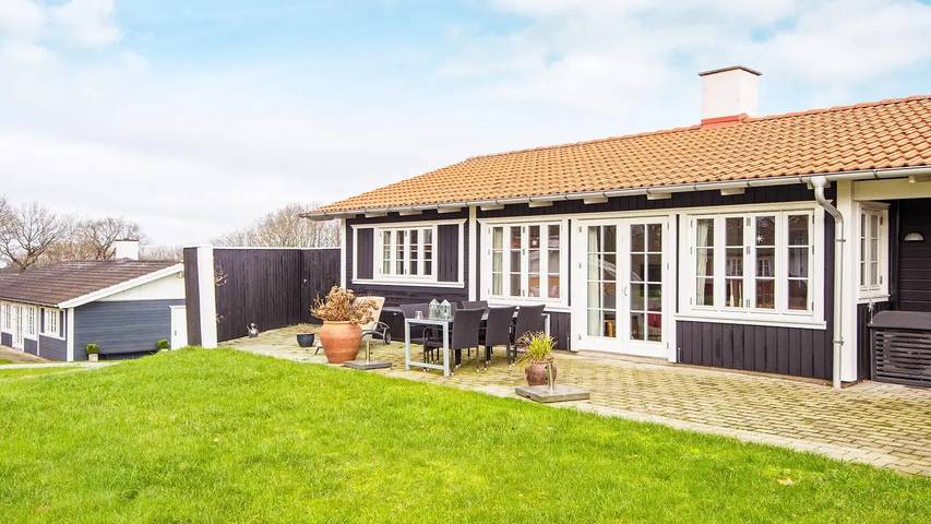 Ferienhaus für 7 Personen, mit Whirlpool und Terrasse sowie Sauna in Løjt - 2