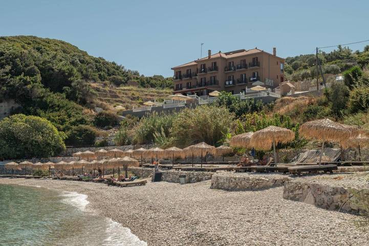 Hotel voor 2 personen, with uitzicht and tuin as well as terras - 1