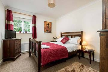 Glamping for 10 People in Fordingbridge, New Forest National Park, Photo 2