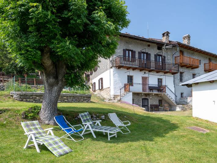 Gîte pour 6 personnes, avec Balcon ainsi que Jardin et Vue à Comune di Saint-Pierre
