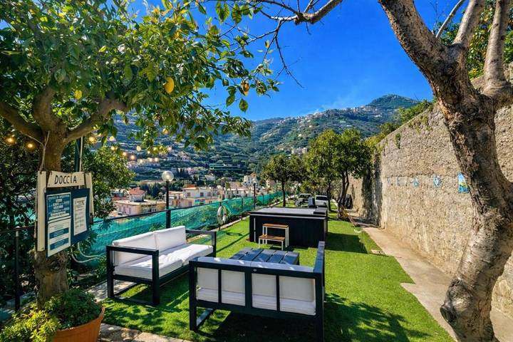 Location de vacances pour 5 personnes, avec jardin ainsi que piscine et jacuzzi à Minori - 4