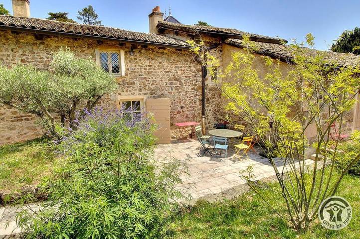 Gîte pour 10 personnes, avec jardin et terrasse à Régnié-Durette - 2