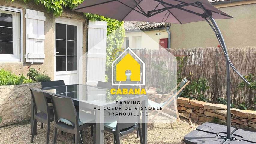 Location de vacances pour 4 personnes, avec vue ainsi que jardin et terrasse à Solutré-Pouilly