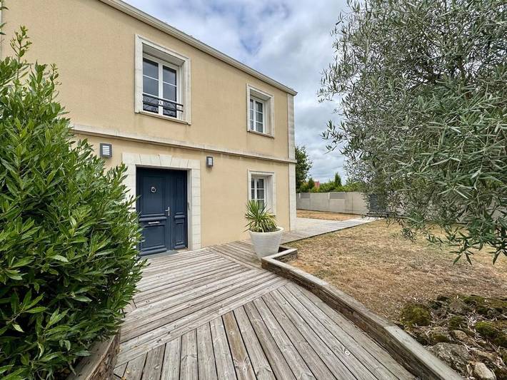 Location de vacances pour 9 personnes, avec Terrasse et Vue à Le Poiré-sur-Vie - 3