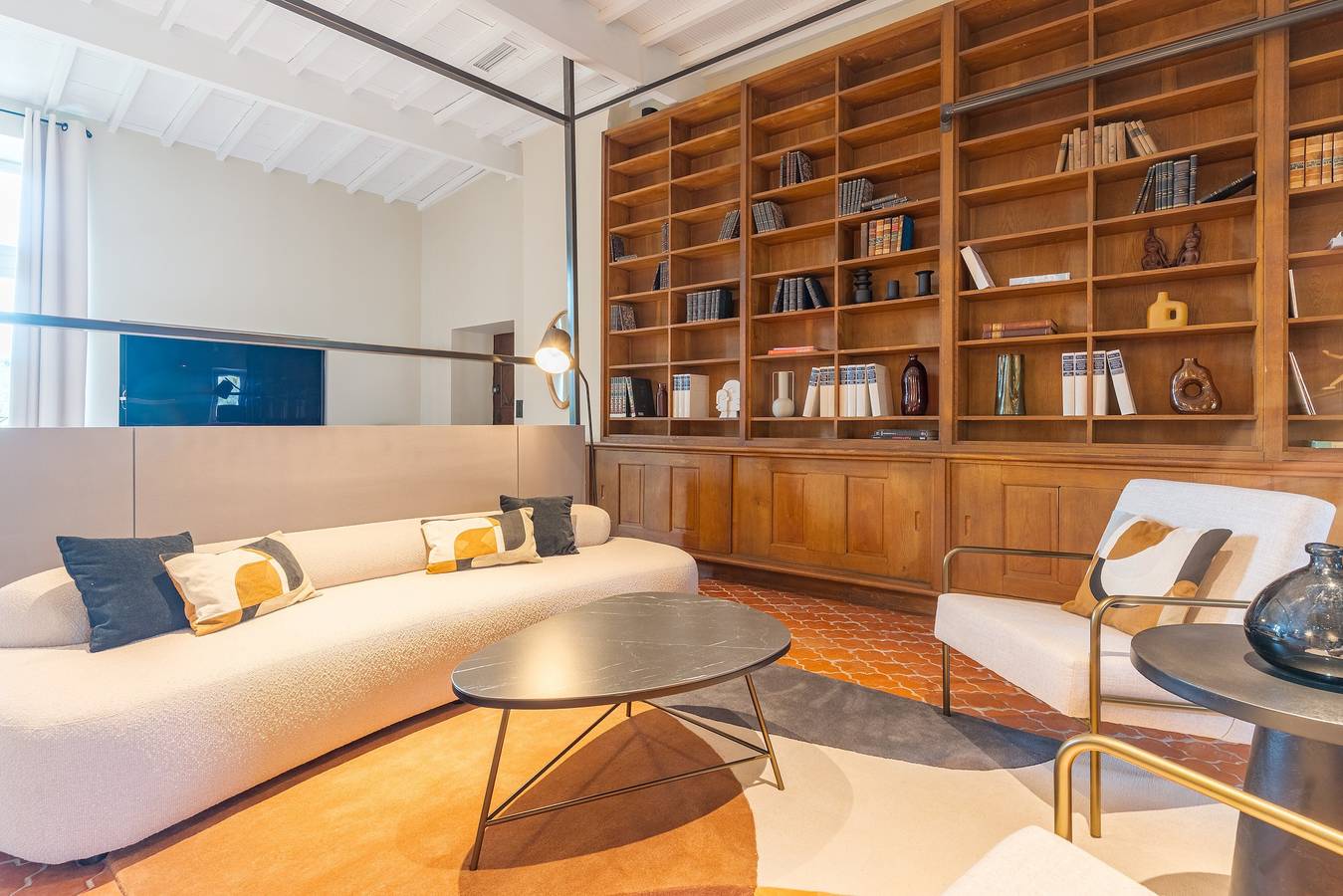 Appartement entier, Spacieux loft design et neuf dans un château. aix. in Châteauneuf-le-Rouge, Région d'Aix-en-Provence