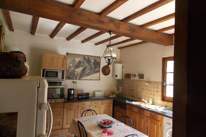 Gîte pour 8 personnes, avec jardin à Saint-Sauveur-en-Puisaye - 2