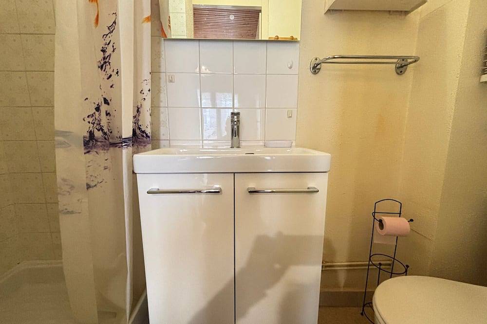 Entire apartment, Convenient studio near the beach in Les Sables-d'Olonne, Vendée