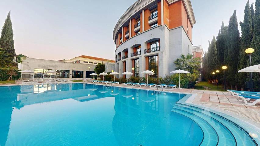 Hotel para 2 pessoas, com jacuzzi e piscina e ainda varanda - 1