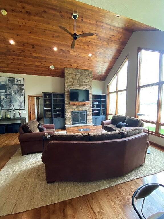 Luxury Lake Front Cabin am Ossawinnamakee / Optionale Nutzung des neuen 23 ft Ponto in Breezy Point, Crow Wing County