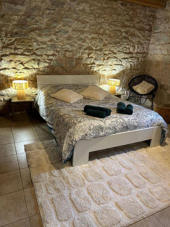 Gîte pour 2 personnes, avec Terrasse ainsi que Jardin et Vue à Arc-sous-Cicon