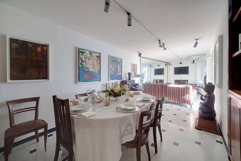 Traumhaftes Anwesen mit Gartenterrasse in einzigartiger Lage direkt am Meer in Oneglia, Imperia