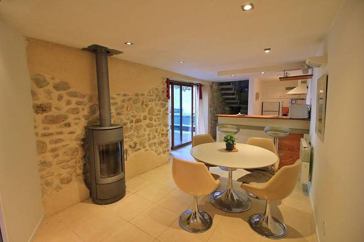 Location de vacances pour 4 personnes, avec balcon et jardin à Moussan