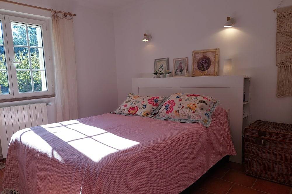 Ideaal gezin, villa in de Provence, Uzès, zwembad, mini-park voor kinderen in Saint-Victor-des-Oules, Nimes en omgeving